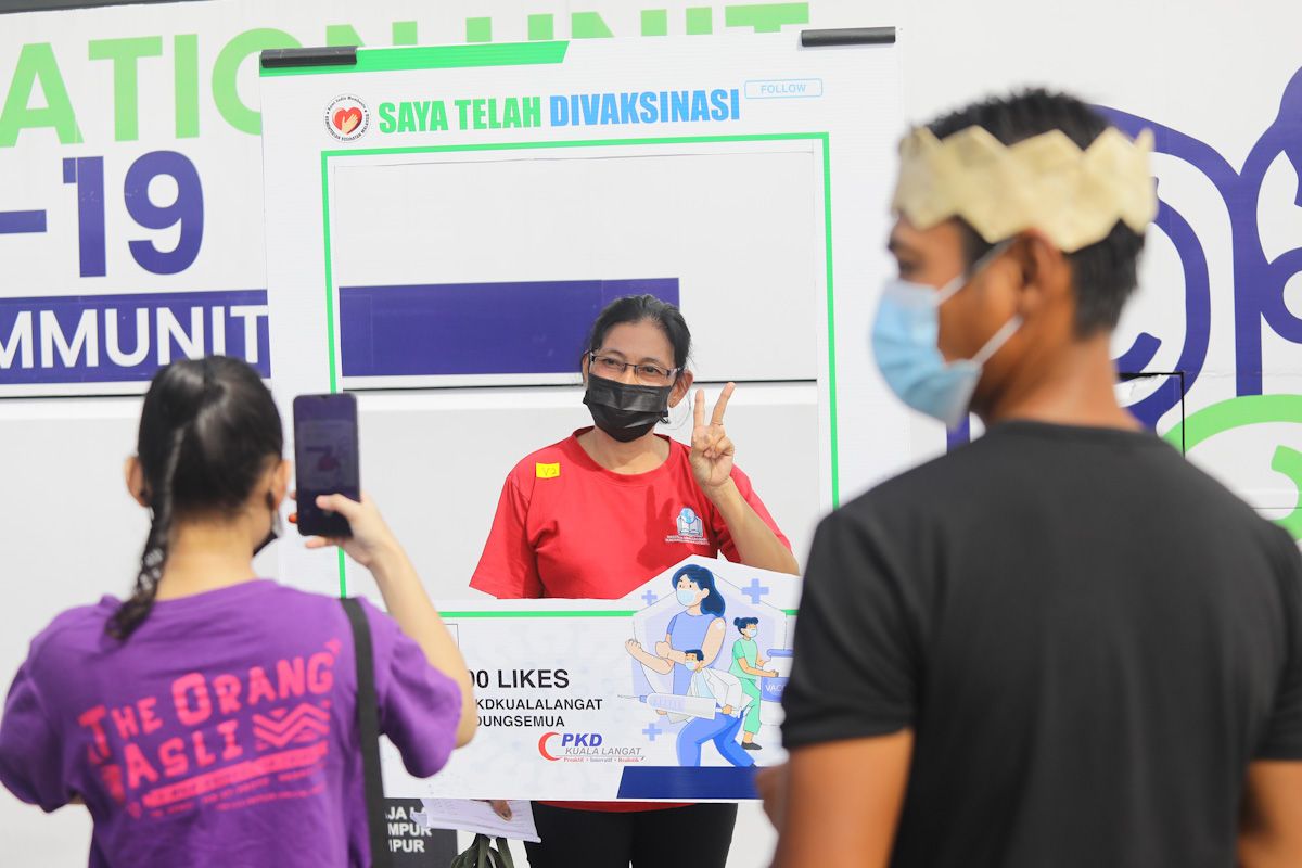 இரண்டு டோஸ் தடுப்பூசி பெற்றவர்களுக்கு அடையாள அட்டை வழங்கப்படுகிறதா? அரசாங்கம் மறுப்பு