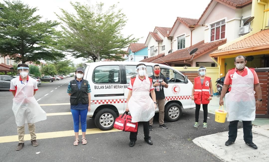 红新月会为梳邦再也卧床病人 提供上门接种服务