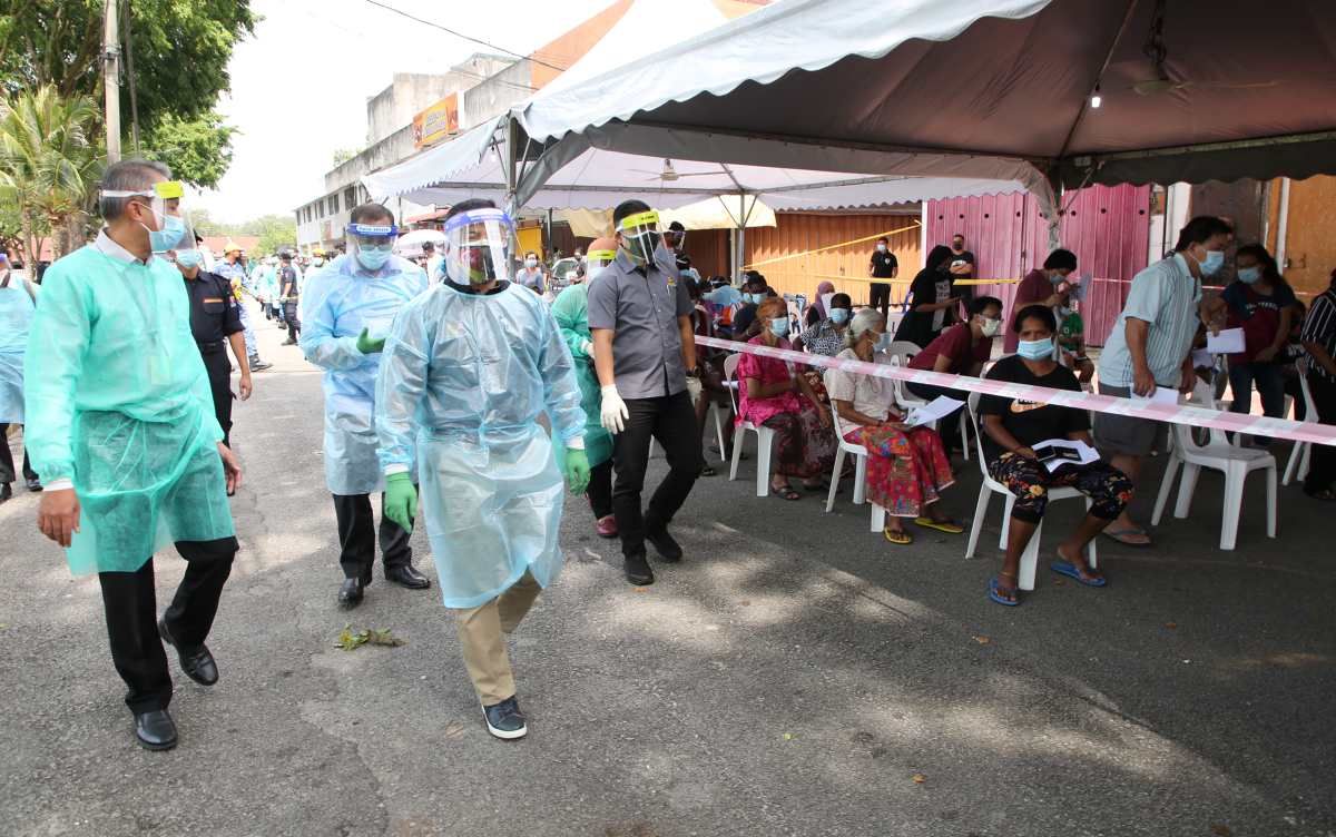 MB tinjau PKPD Taman Murni, saksi proses beri vaksin