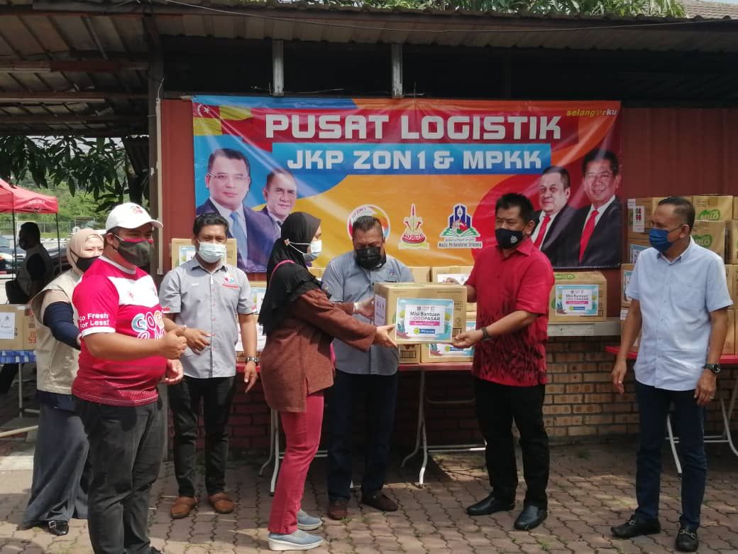 PKPD: 200 penduduk lima kampung di Selayang terima bantuan