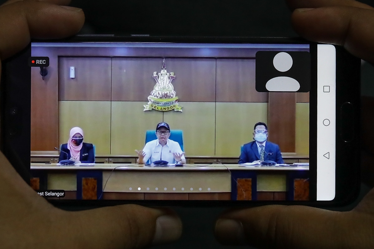 62,000 syarikat minat beli vaksin negeri, suntik percuma untuk pekerja