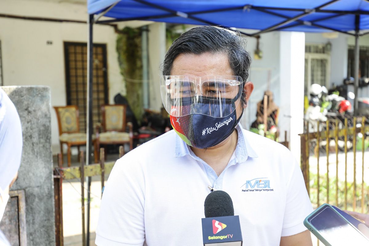 50 மாணவர்களுக்கு கையடக்க கணினிகள்- எம்.பி.ஐ. வழங்கியது