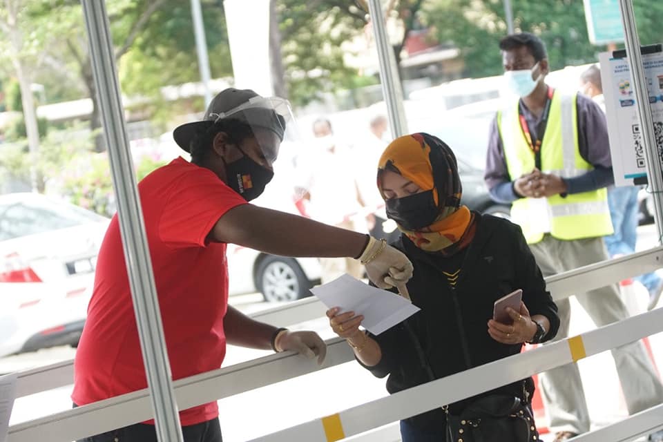 Lebih 2,800 penduduk Subang Jaya dapat vaksin negeri