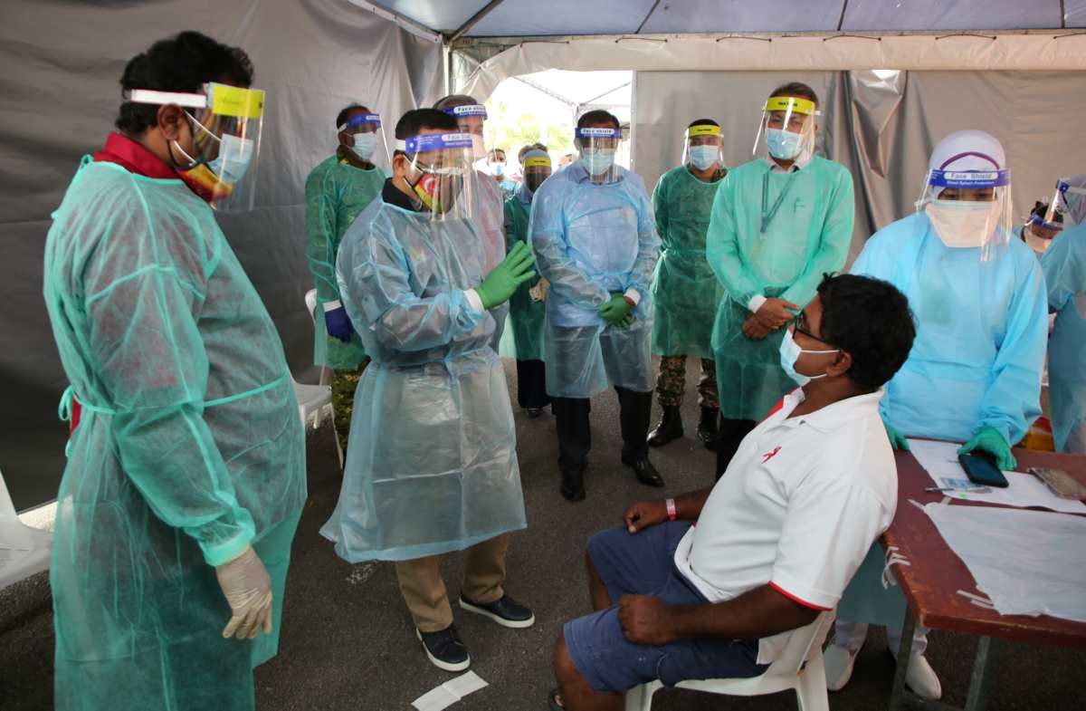 நாட்டில் நேற்று 424,541 பேர் தடுப்பூசி பெற்றனர்