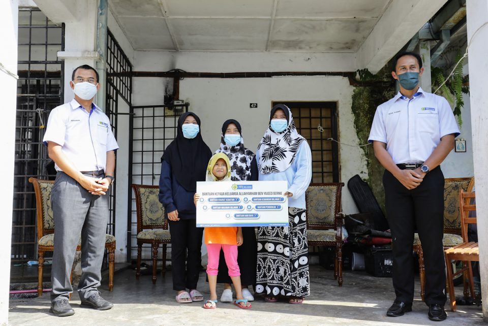Student who lost both parents to Covid-19 determined to take care of seven siblings