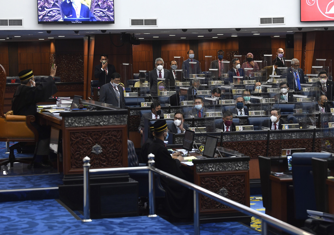 Pembangkang bantah tangguh sidang khas Parlimen, belakangkan titah Agong