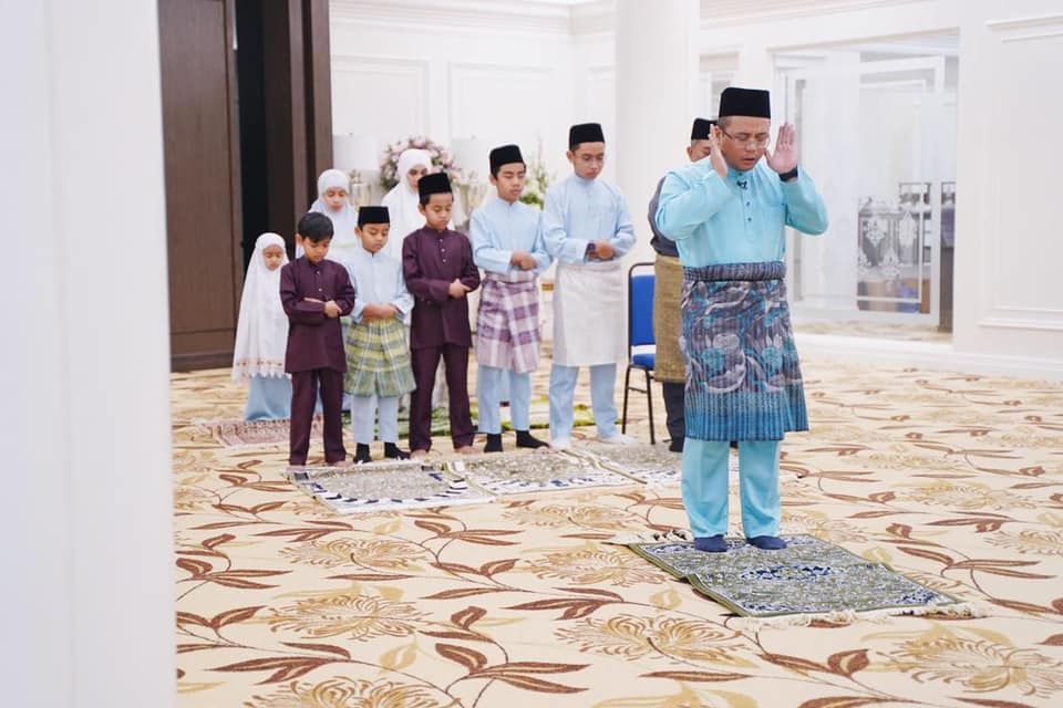 MB, keluarga rai Aidiladha secara sederhana di rumah