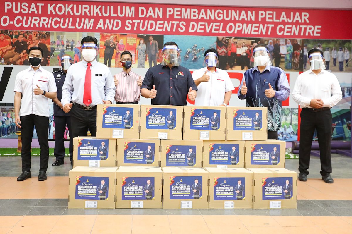 சிலாங்கூரில் பிறந்த 7,000 உயர் கல்விக்கூட மாணவர்களுக்கு உணவுப் பொருள் உதவி