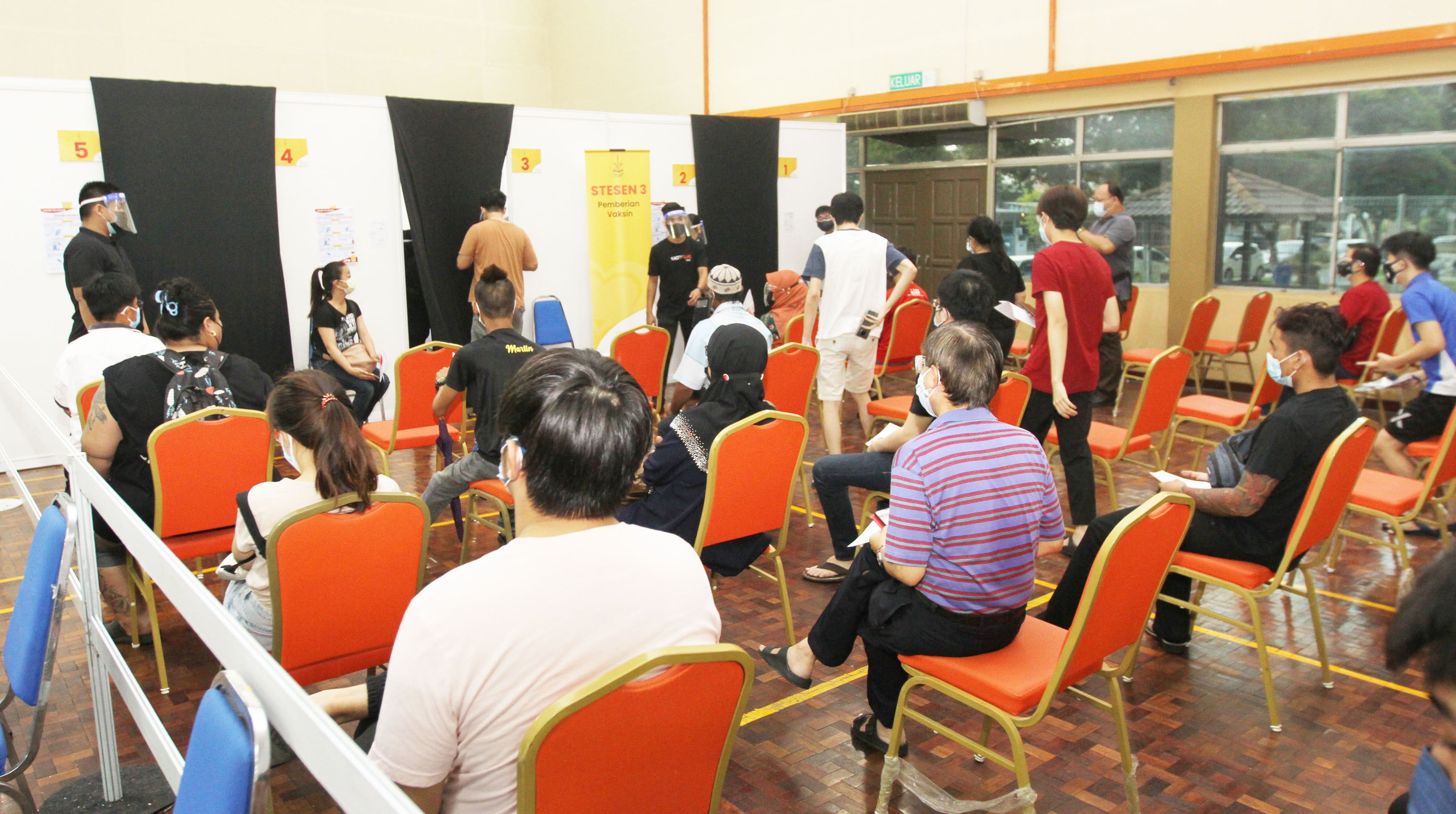 巴生新城公民及合法外劳  邓章钦：齐齐接种防病毒