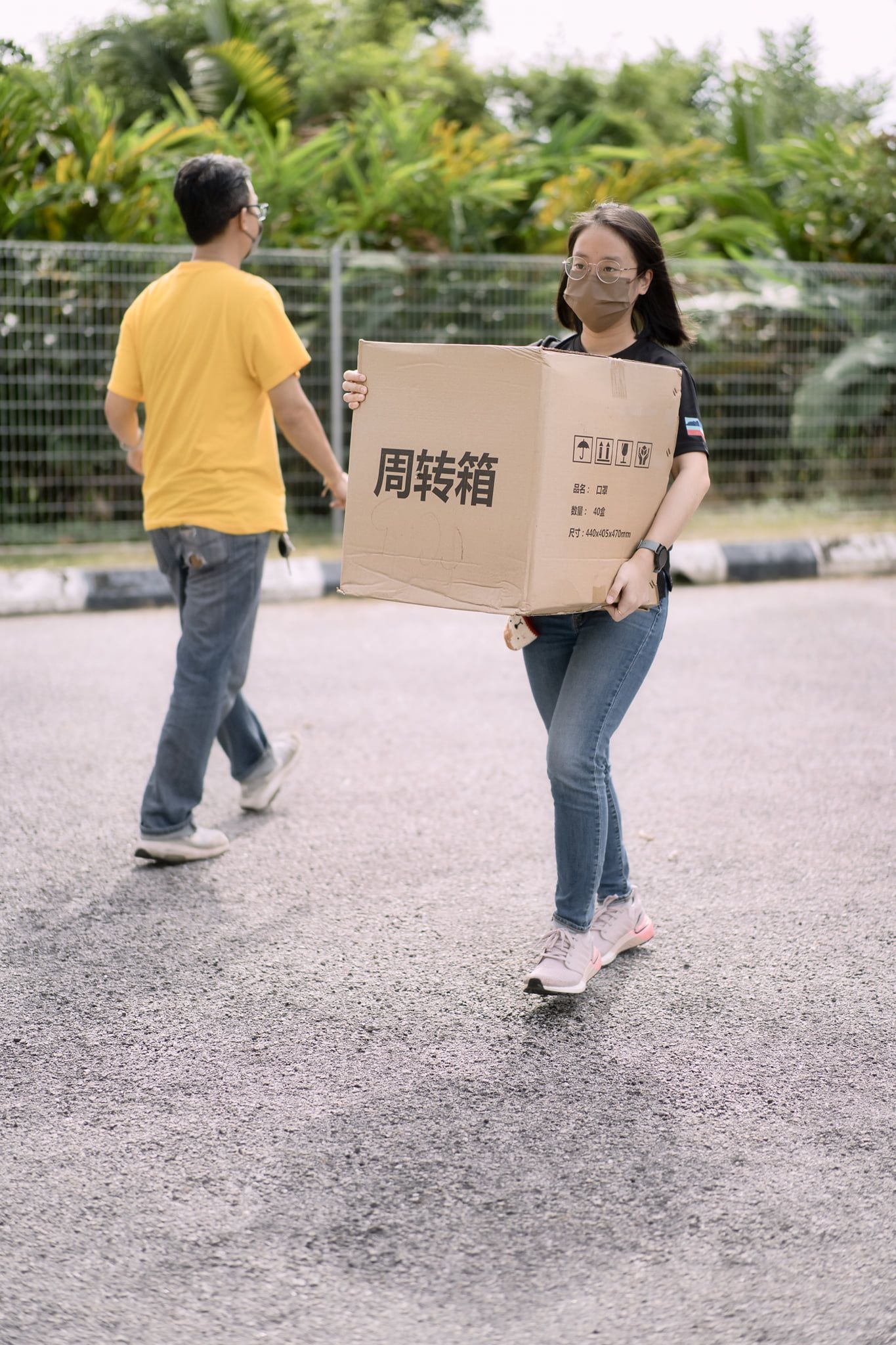 无拉港支援中心征物资义工 尽全力协助社区受困者