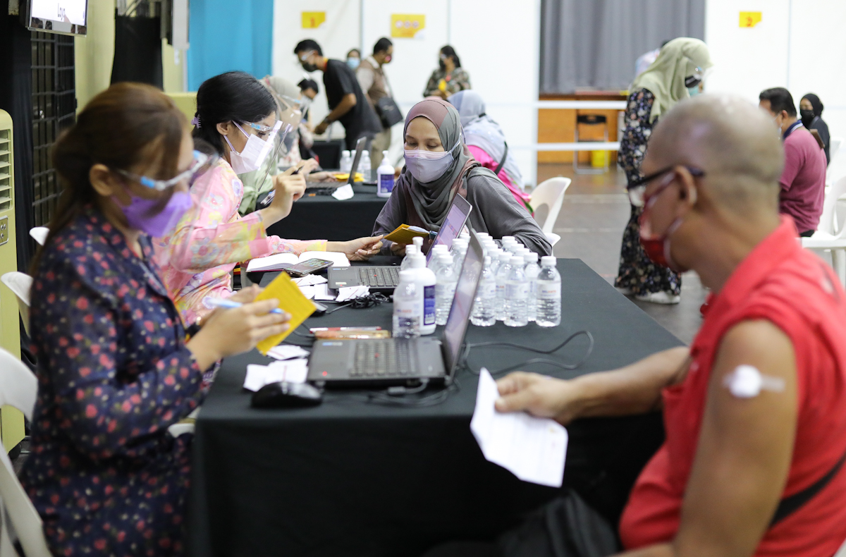 Foreigners also jabbed at Bandar Baru Klang’s Selvax Community programme