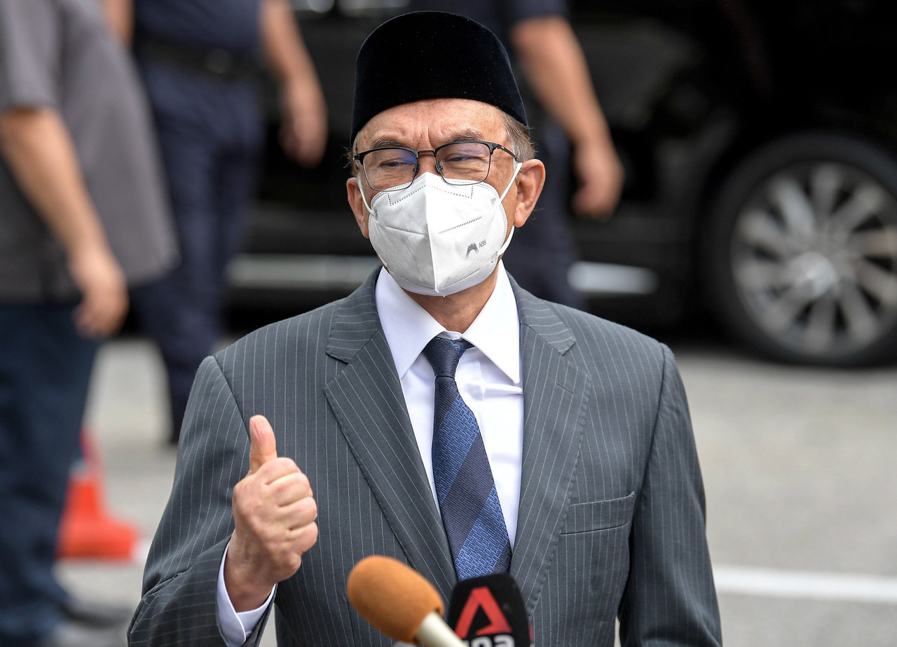Leaders of political parties leave Istana Negara after audience with King