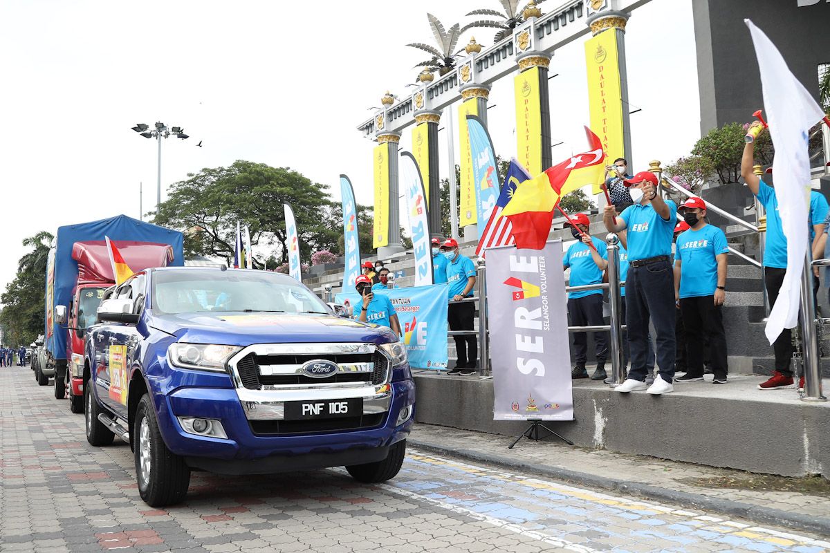雪青年志愿队北上吉打赈灾  展现全马同胞同舟共济