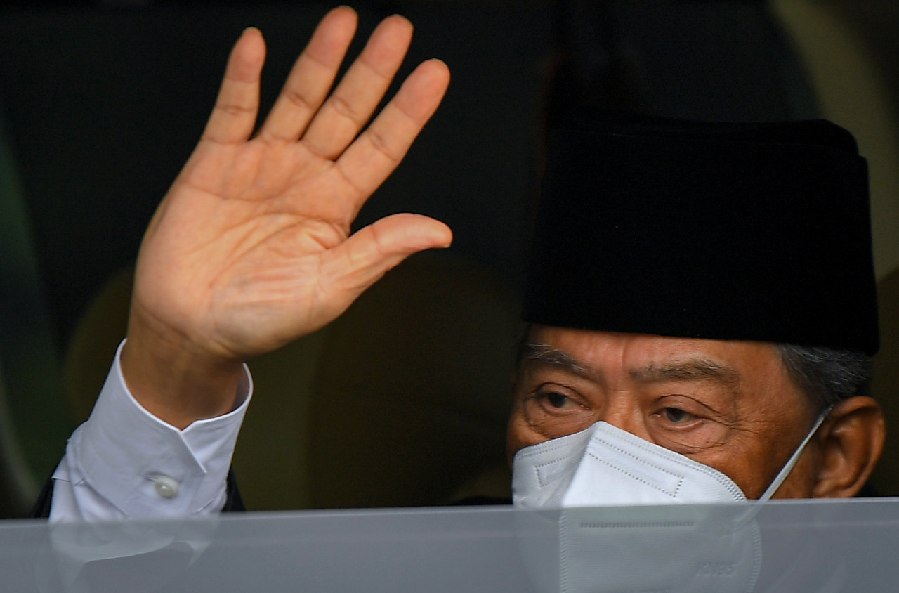 Muhyiddin tinggalkan Istana Negara selepas 40 minit menghadap Agong