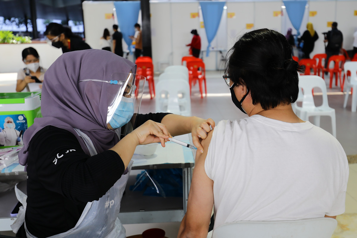 Pujuk lebih sejam, lelaki paling ramai takut suntikan