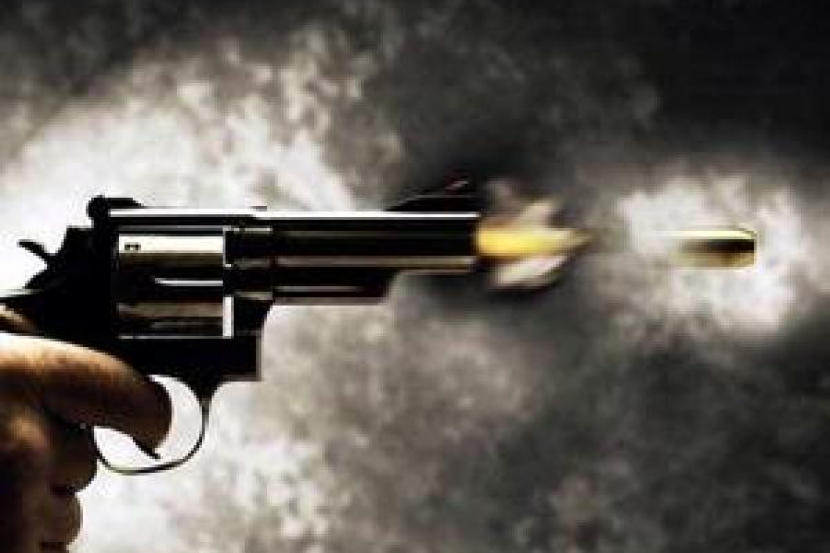 Warga emas samun guna pistol mainan diberkas