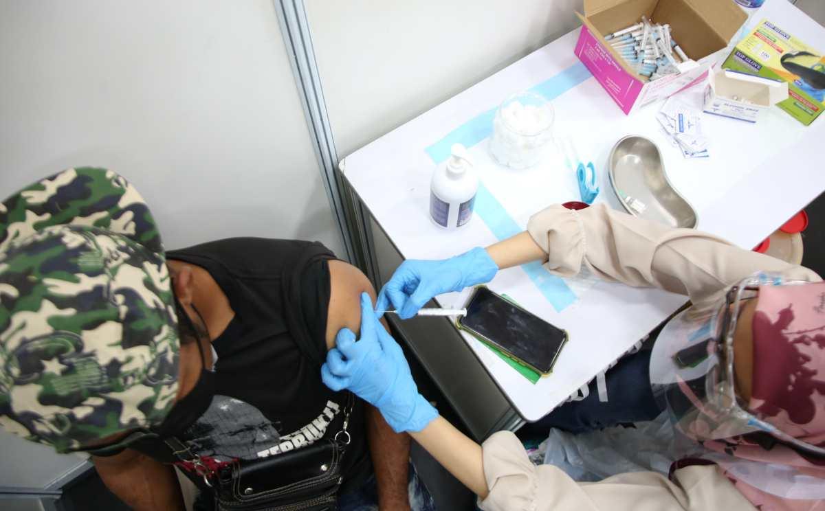 47.8 peratus populasi lengkap dua dos vaksin