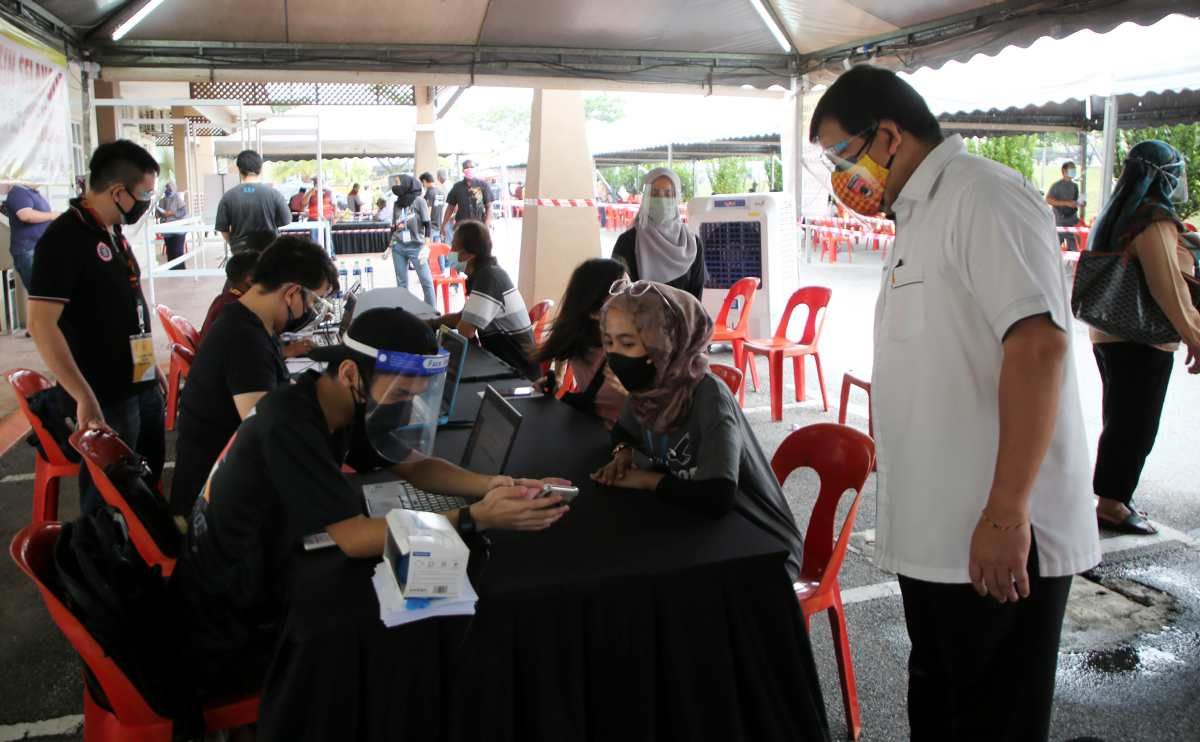 இரு சட்டமன்றத் தொகுதிகளில் அடுத்த மாதம் இளையோருக்கான தடுப்பூசித் திட்டம்