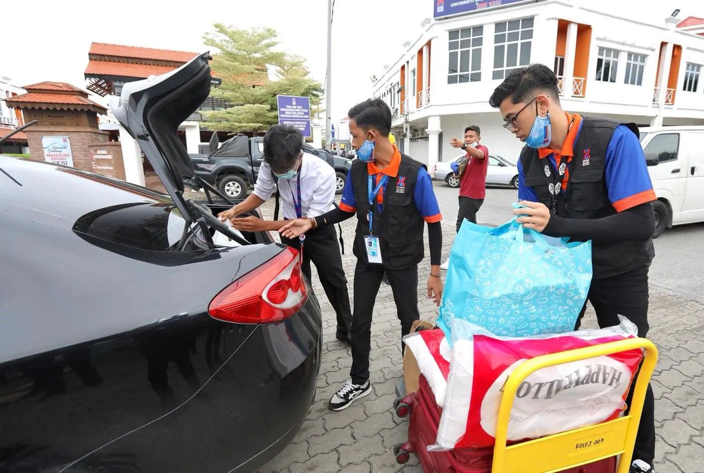 完成疫苗接种大学生 10月15日起可返校上课