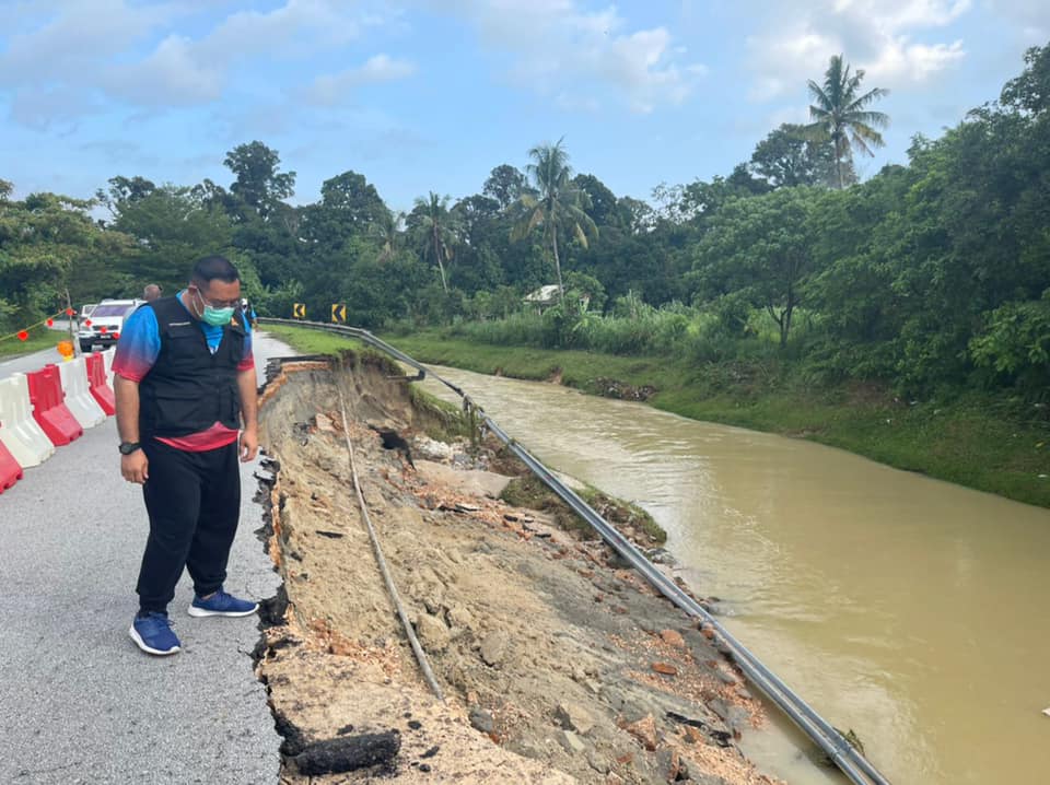 Jalan rosak, laluan Hulu Yam Lama-Hulu Yam Bharu ditutup sementara