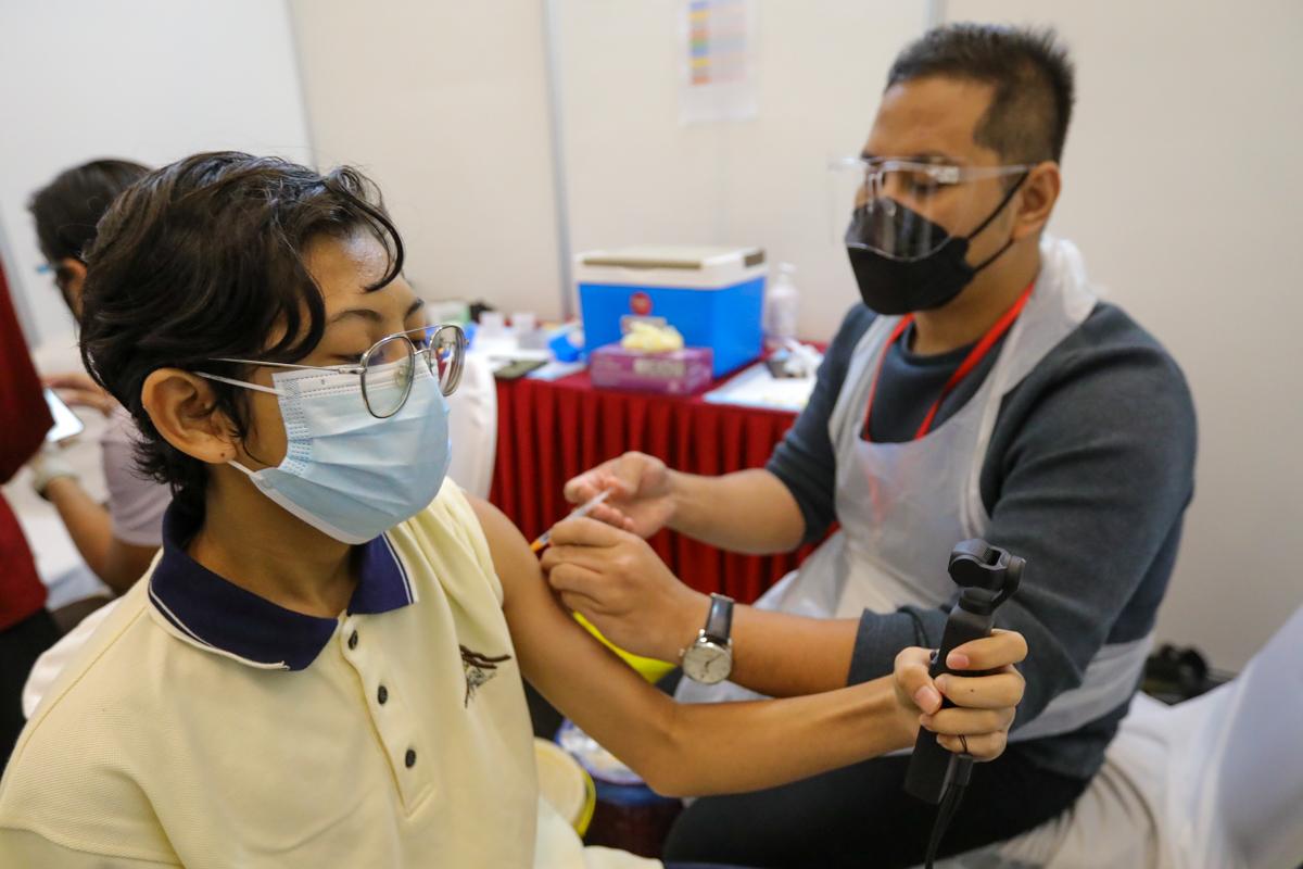 MB: Sedia tawar vaksin negeri, percepat proses suntikan kepada remaja