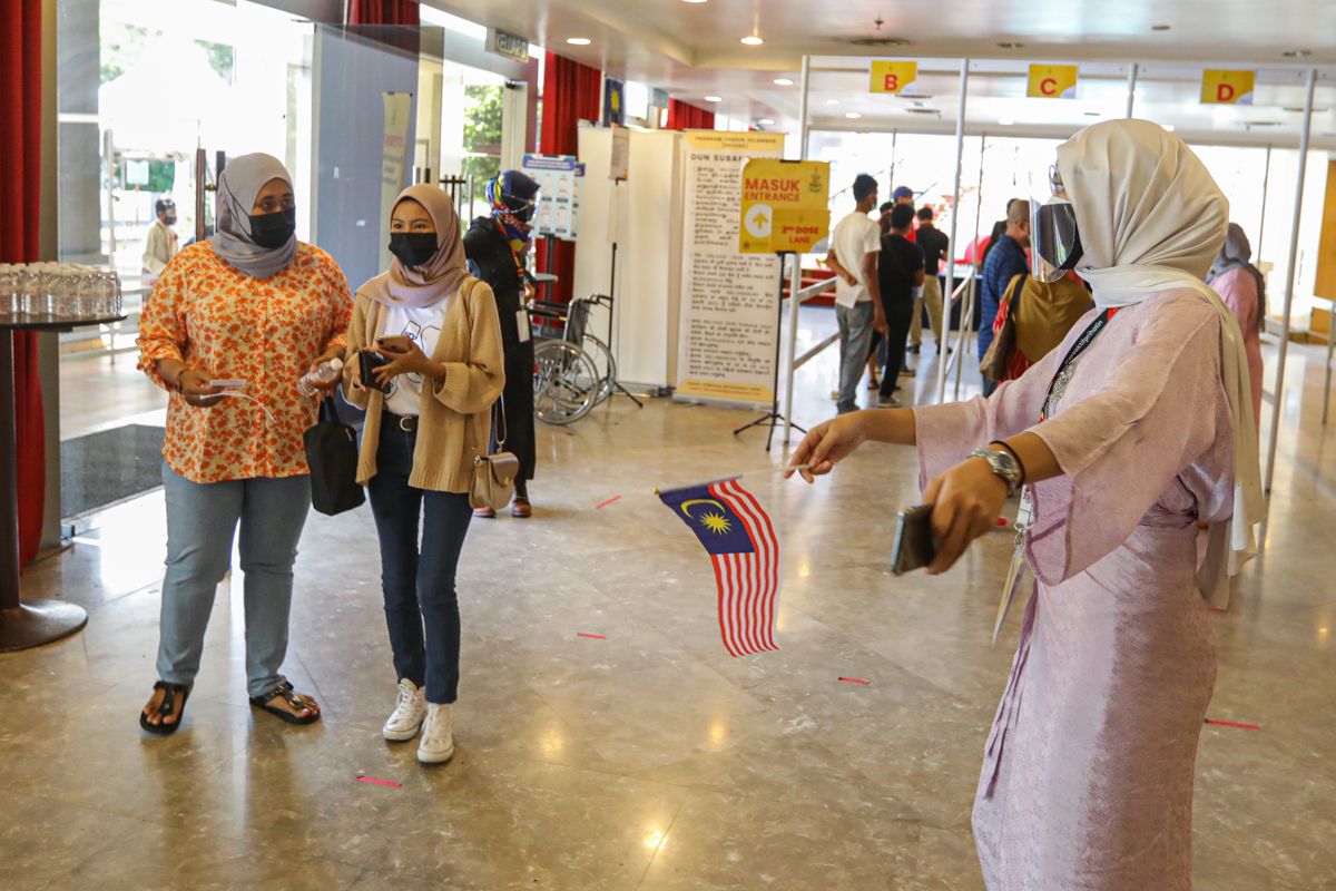 70 விழுக்காட்டு மூத்த குடிமக்கள் ஊக்கத் தடுப்பூசியைப் பெற்றனர்