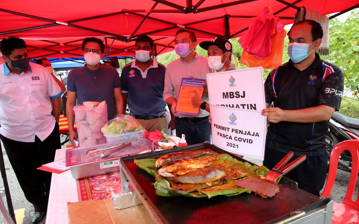 小贩临时执照是否延长 将带往州行政议会讨论