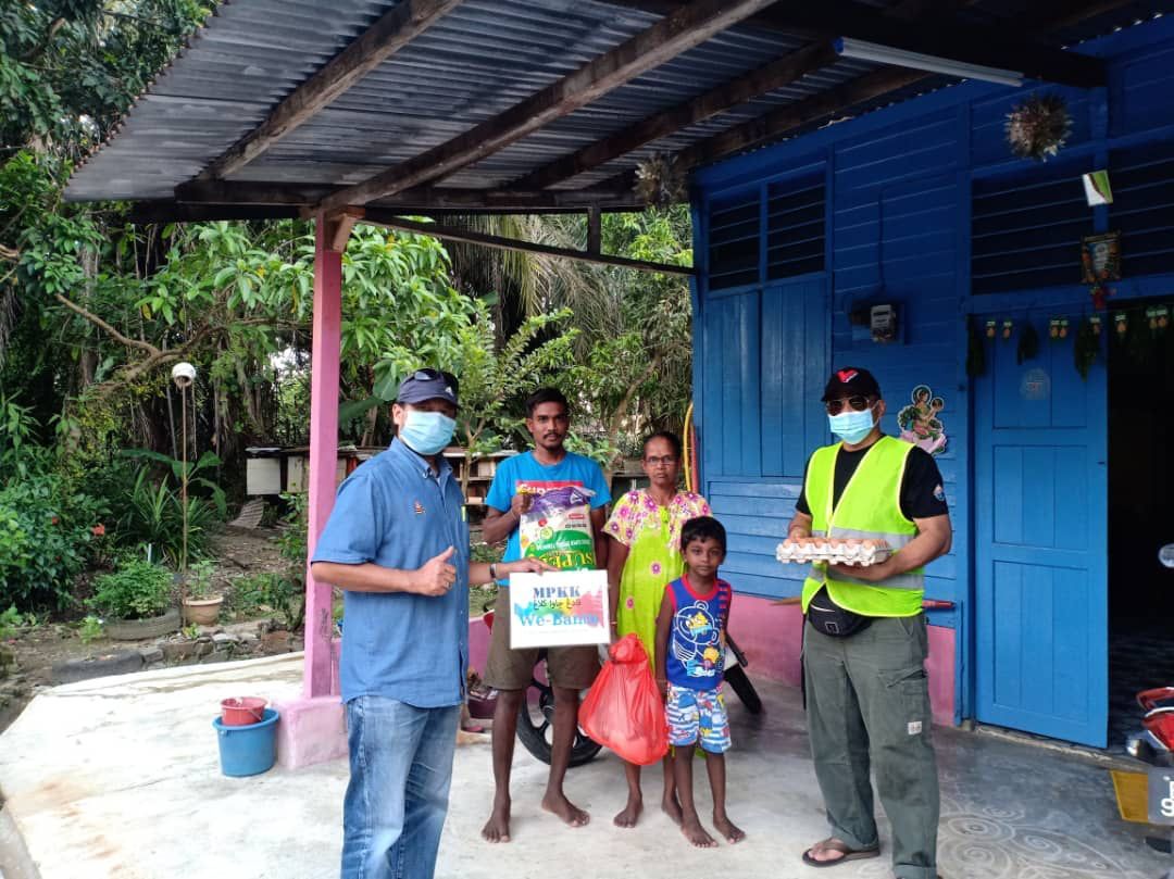 Penduduk Kampung Padang Jawa belanja RM10,000 bantu individu terjejas