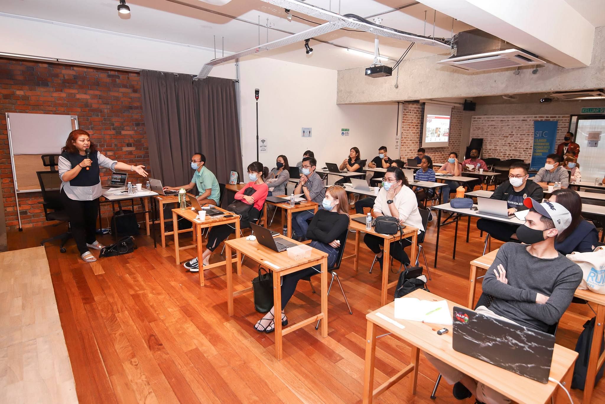 雪新创企业加速器计划  邓章钦：培养120初创企业