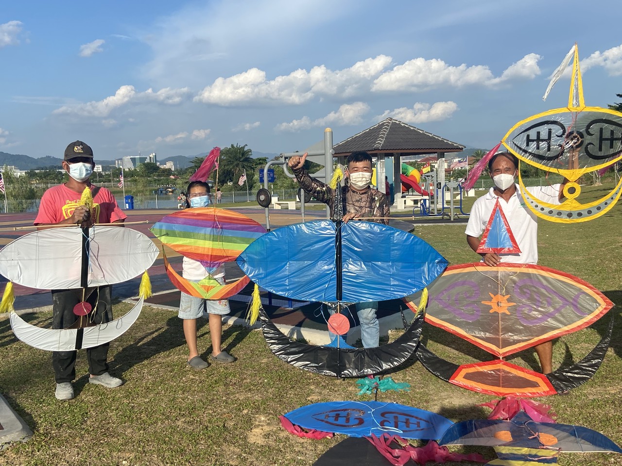 Tionghua community in Kajang keeping traditional Malay pastime of kite flying alive
