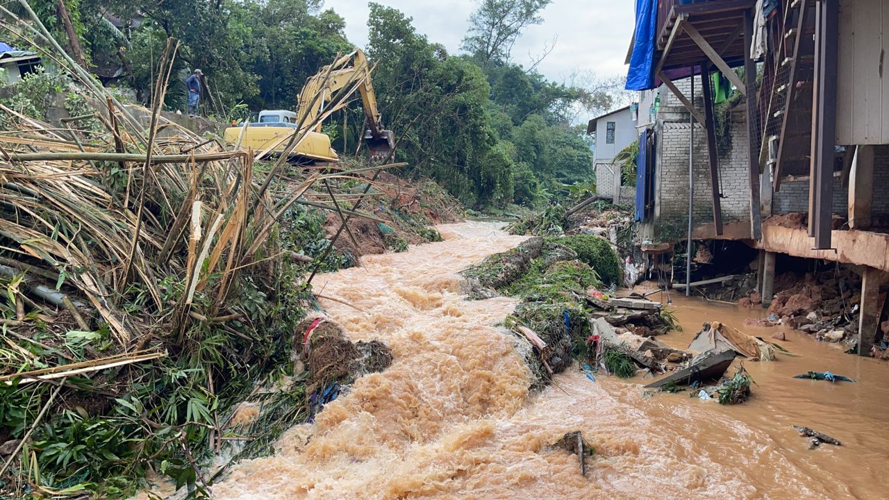 Tanah runtuh: Kerja penggalian Sungai Kemensah selesai semalam