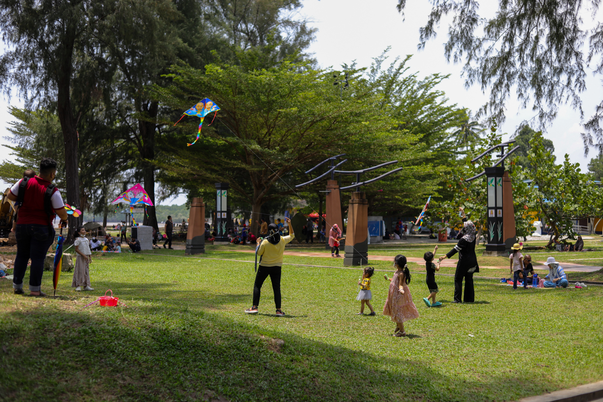 Pantai Morib jadi pilihan bawa anak, hilang bosan terkurung dalam rumah