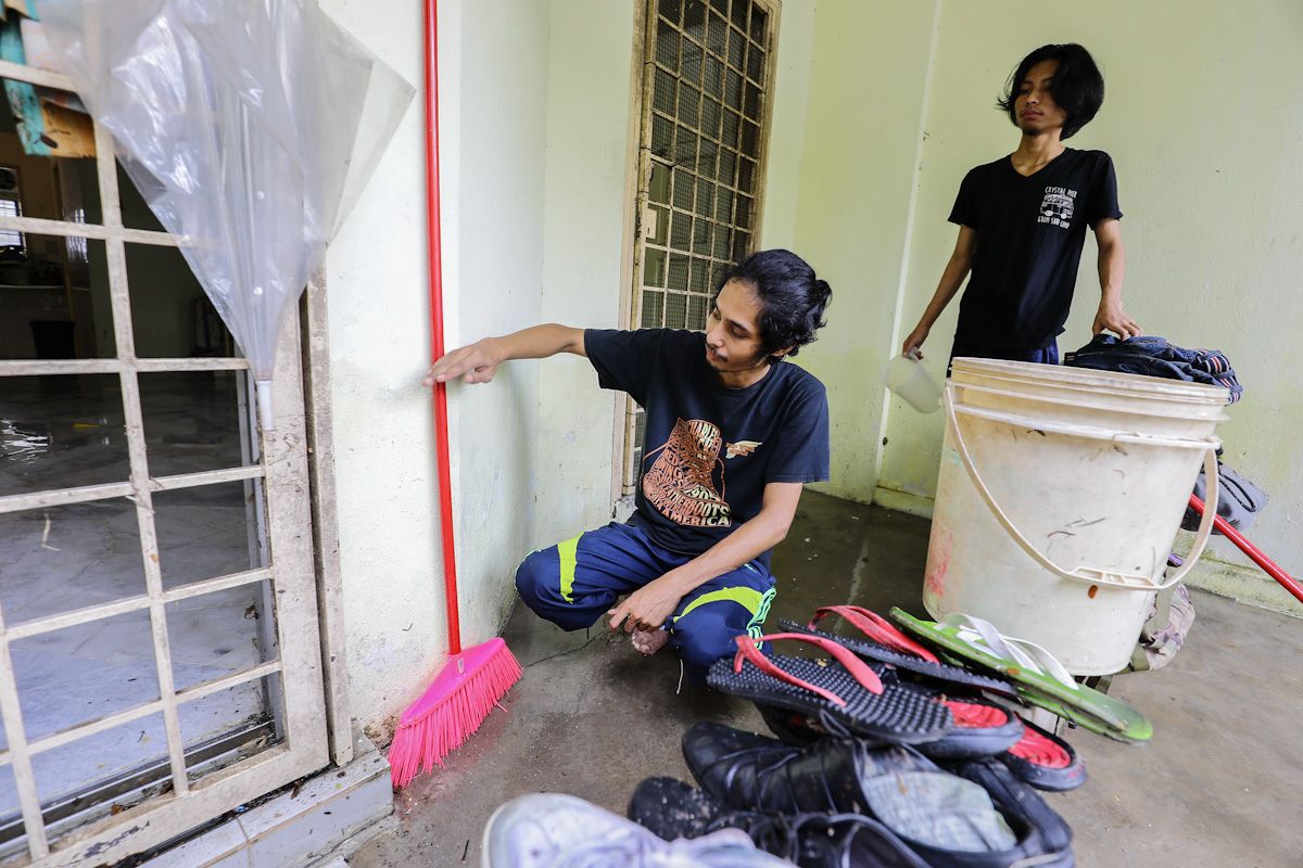 Longkang tersumbat dipercayai punca Taman Mesra Seksyen U1 banjir
