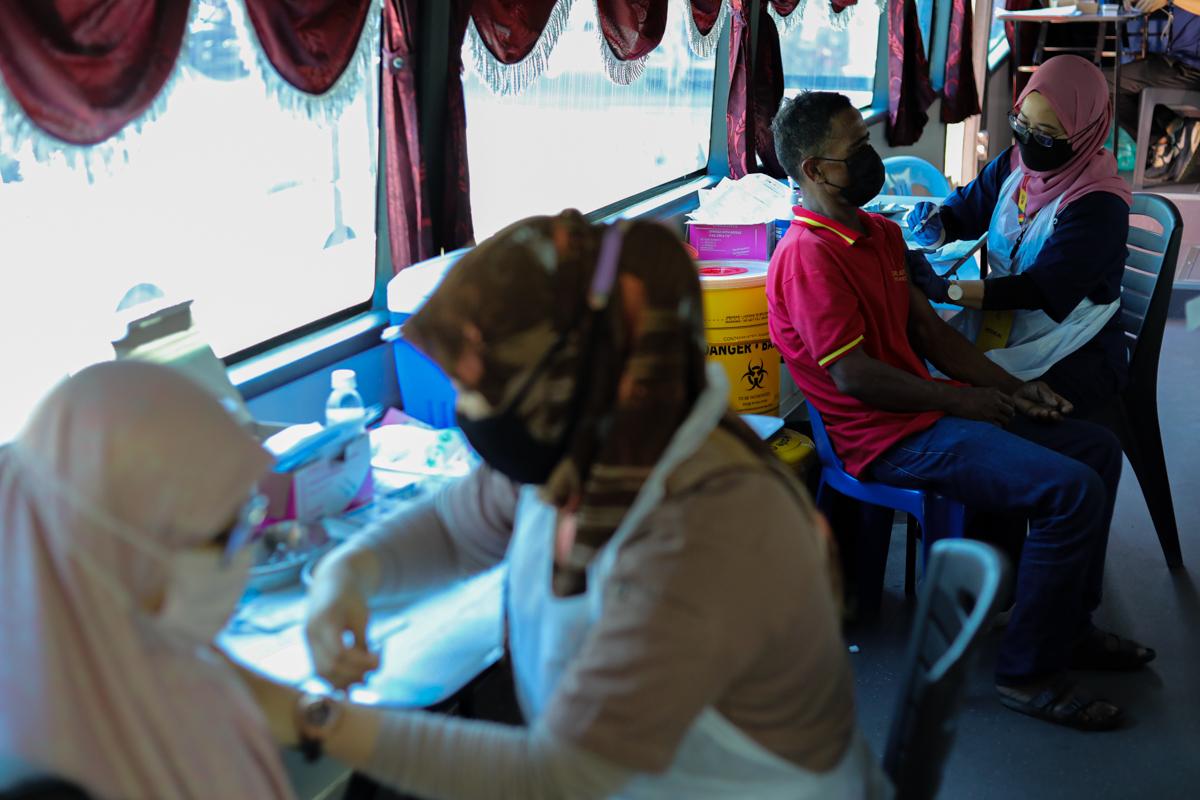 Selvax bergerak DUN Kinrara pada Isnin, sedia 350 dos