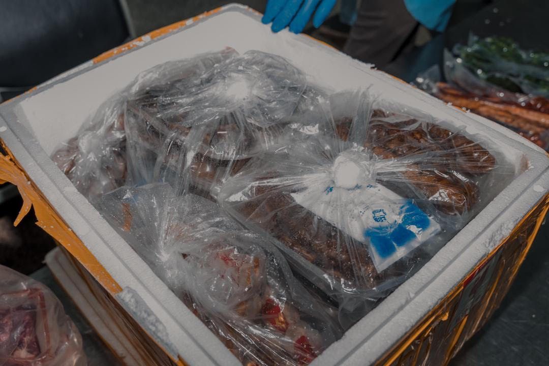 非法带入30公斤猪肉  2中国人机场被捕