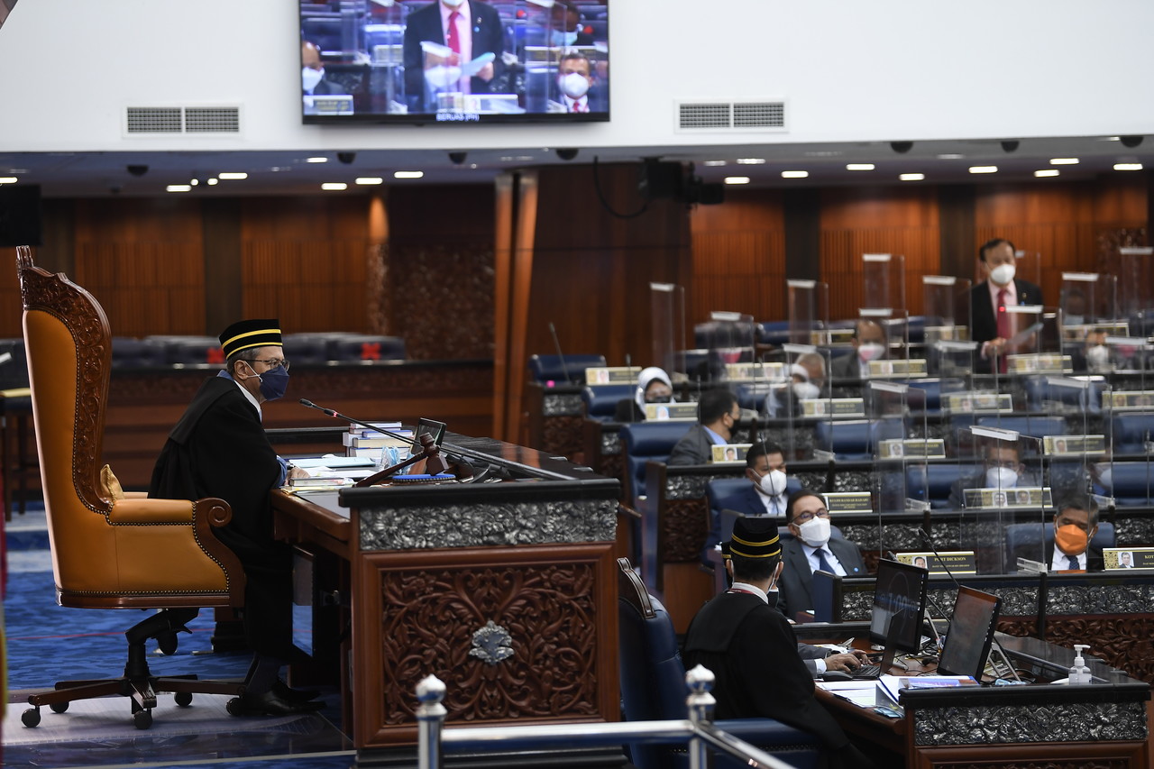 Ahli parlimen belum terima dos penggalak disuntik esok