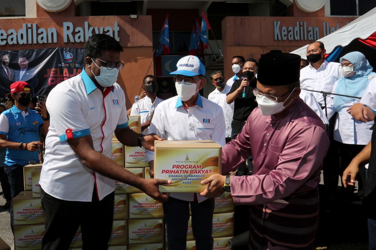 Inisiatif kurangkan beban rakyat, lebih 250,000 keluarga terima bakul makanan