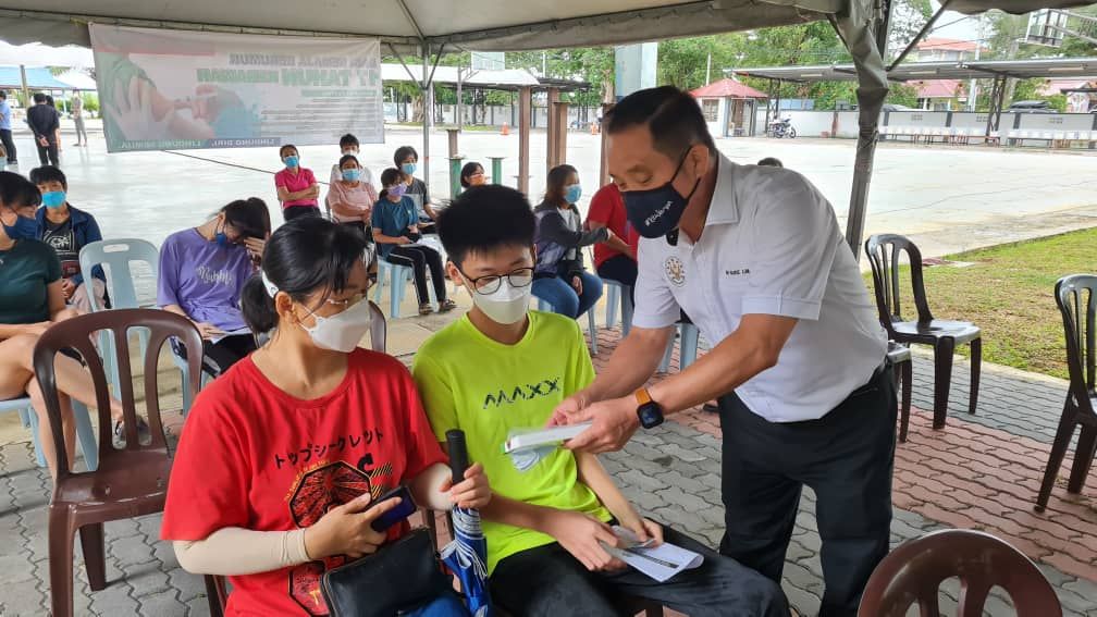 适耕庄3中学840高中生施打疫苗 黄瑞林：54个案安排诊所接种