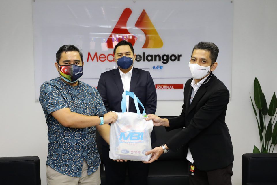 MBI贡献100份食物篮予雪州媒体KERISEMAS