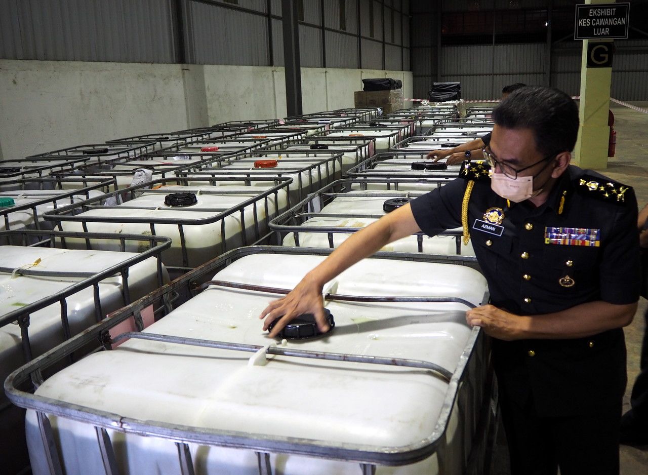 Lapan pekerja asing ditahan seleweng minyak masak subsidi di Rawang