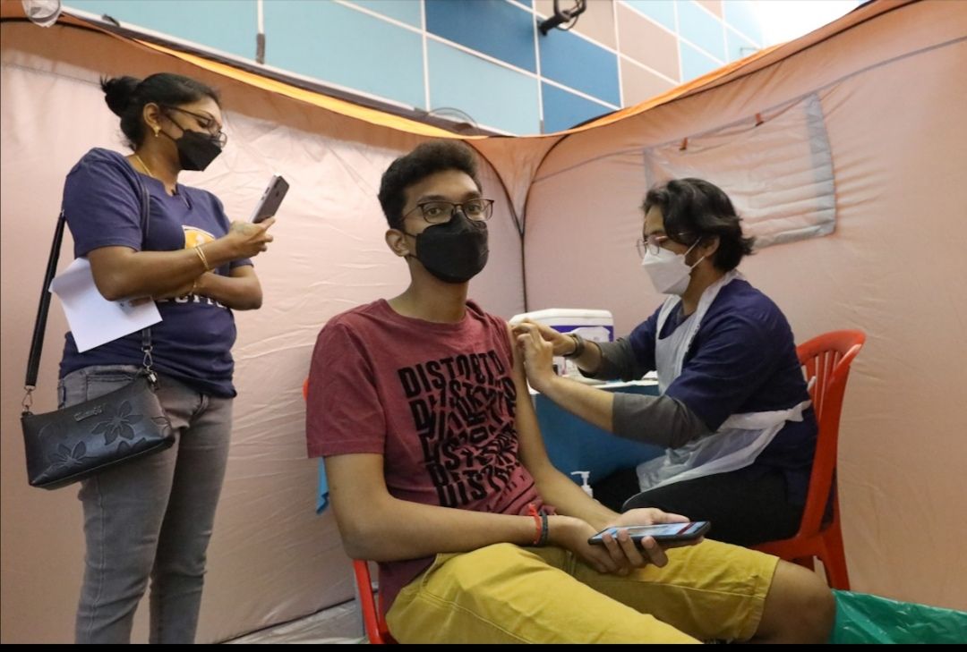 我国总人口接种率73.6%  成人94.8%.青少年55.3%