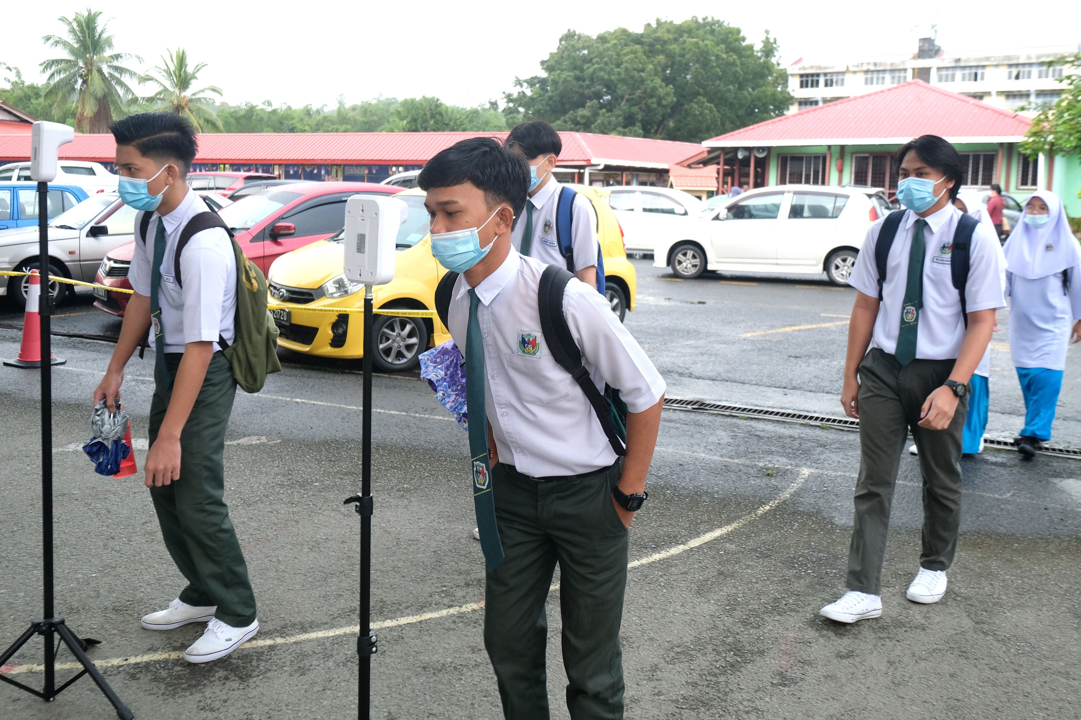 教育部宣布学校明起无需量体温  惟教职员家长访客需扫描MySJ签到