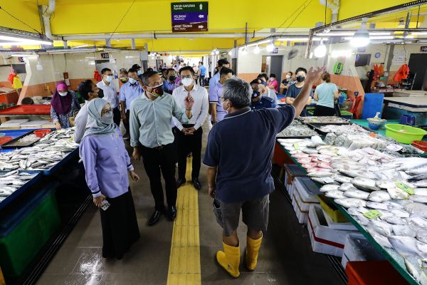 雪政府耗75万全面提升 巴西不南邦巴刹换新貌