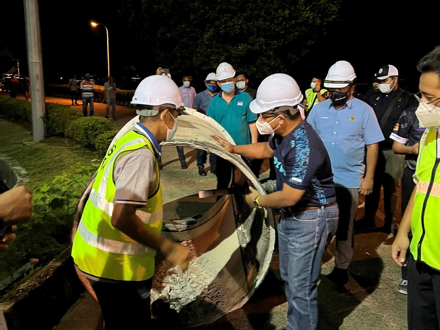Tarif baharu air bantu lipat ganda kerja ganti paip usang