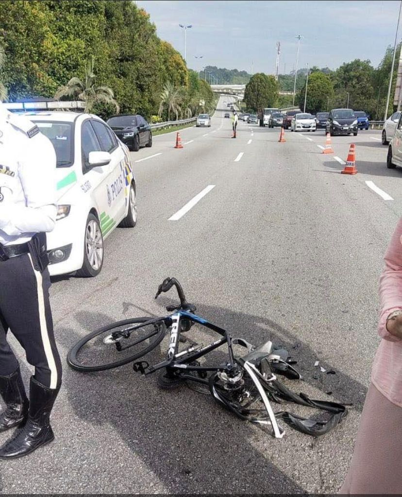 Petugas syarikat penyiaran maut dilanggar kereta ketika berbasikal