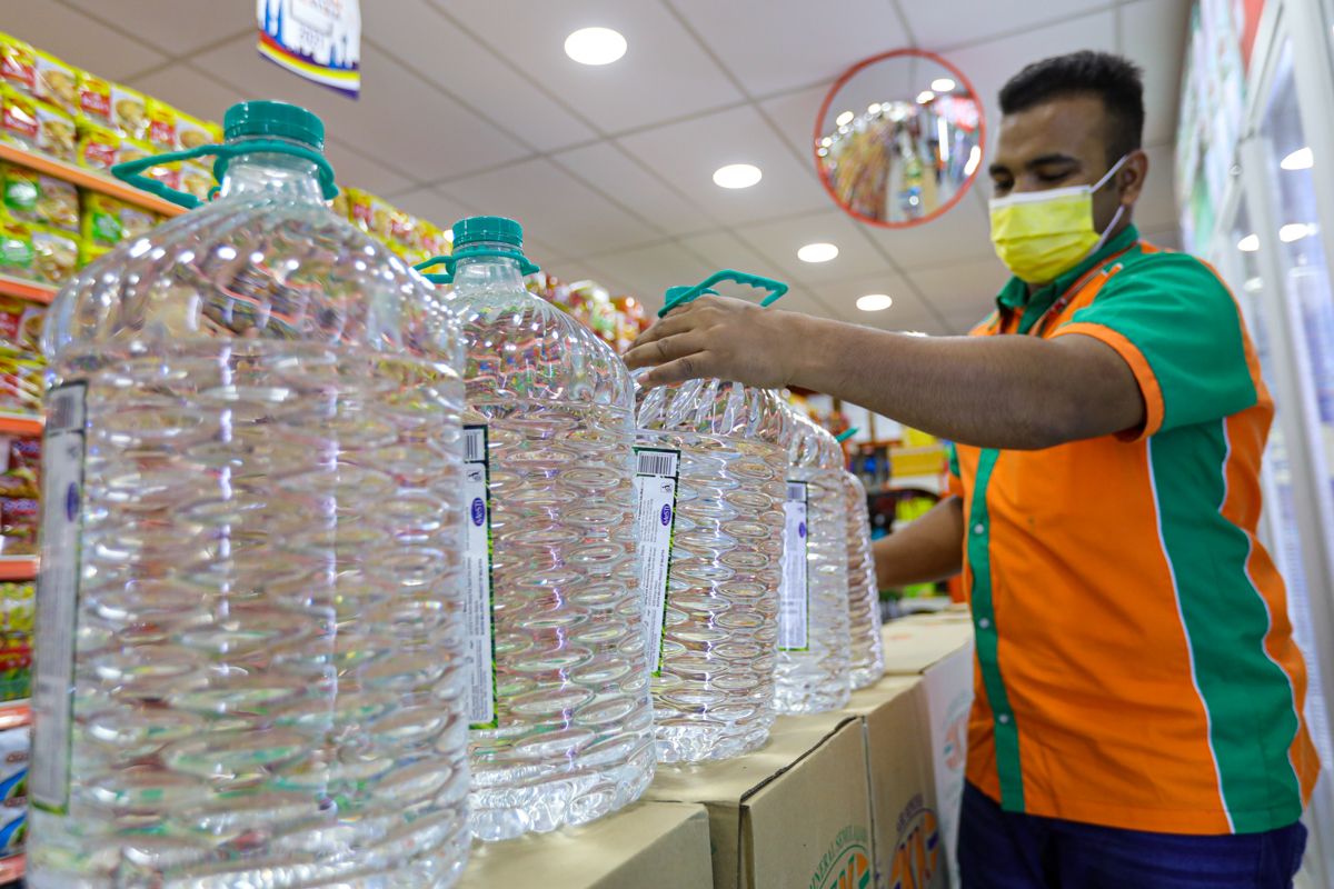 Penduduk bersedia awal simpan air sejak minggu lalu