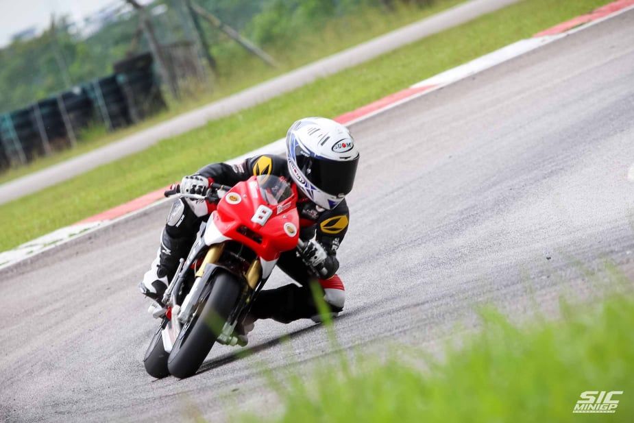 Apabila si cilik gegarkan litar lumba