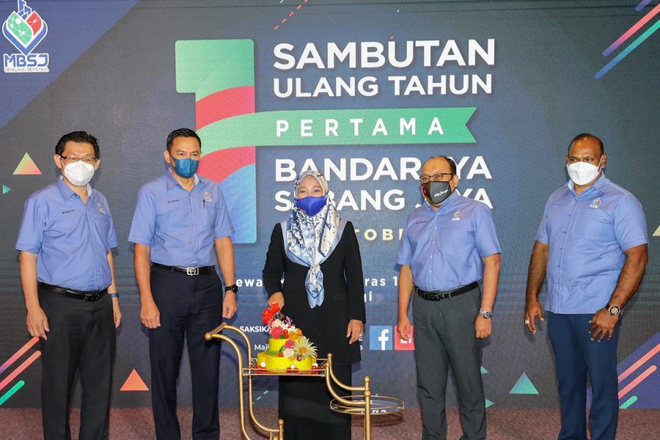 梳邦再也市厅设福利金 迄今援助近3万低收入家庭