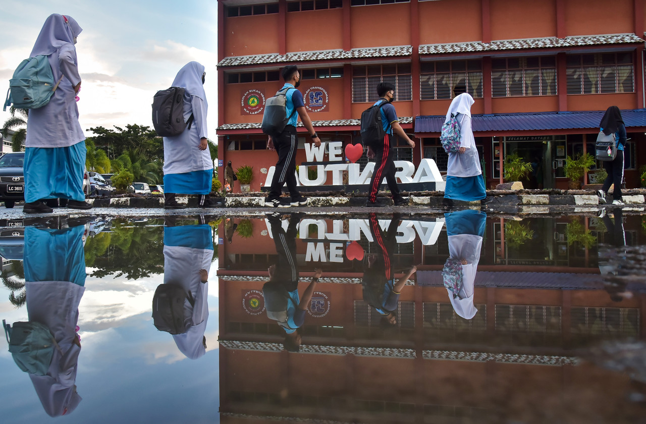 Tiga juta pelajar terima bantuan awal sekolah RM150