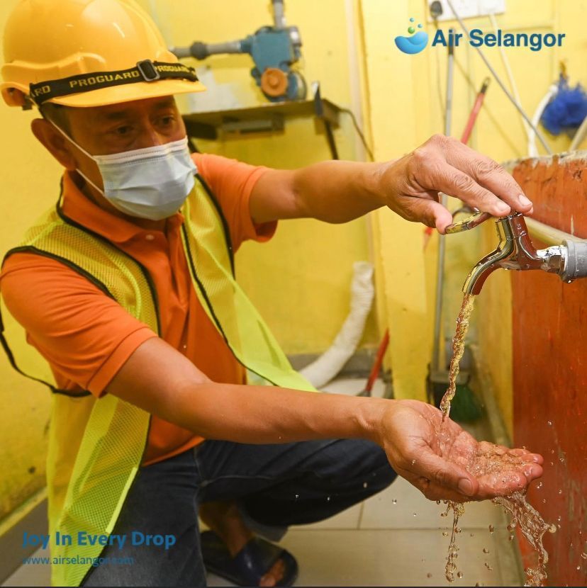 Air Selangor bantu baik pulih paip rosak kediaman penduduk B40